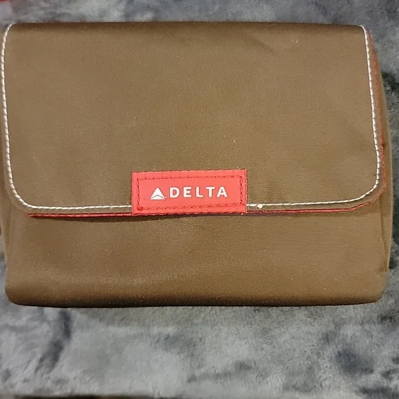 Delta Airlines Elite Business First Class Flight Amenity Kit - Picture 3 of 13